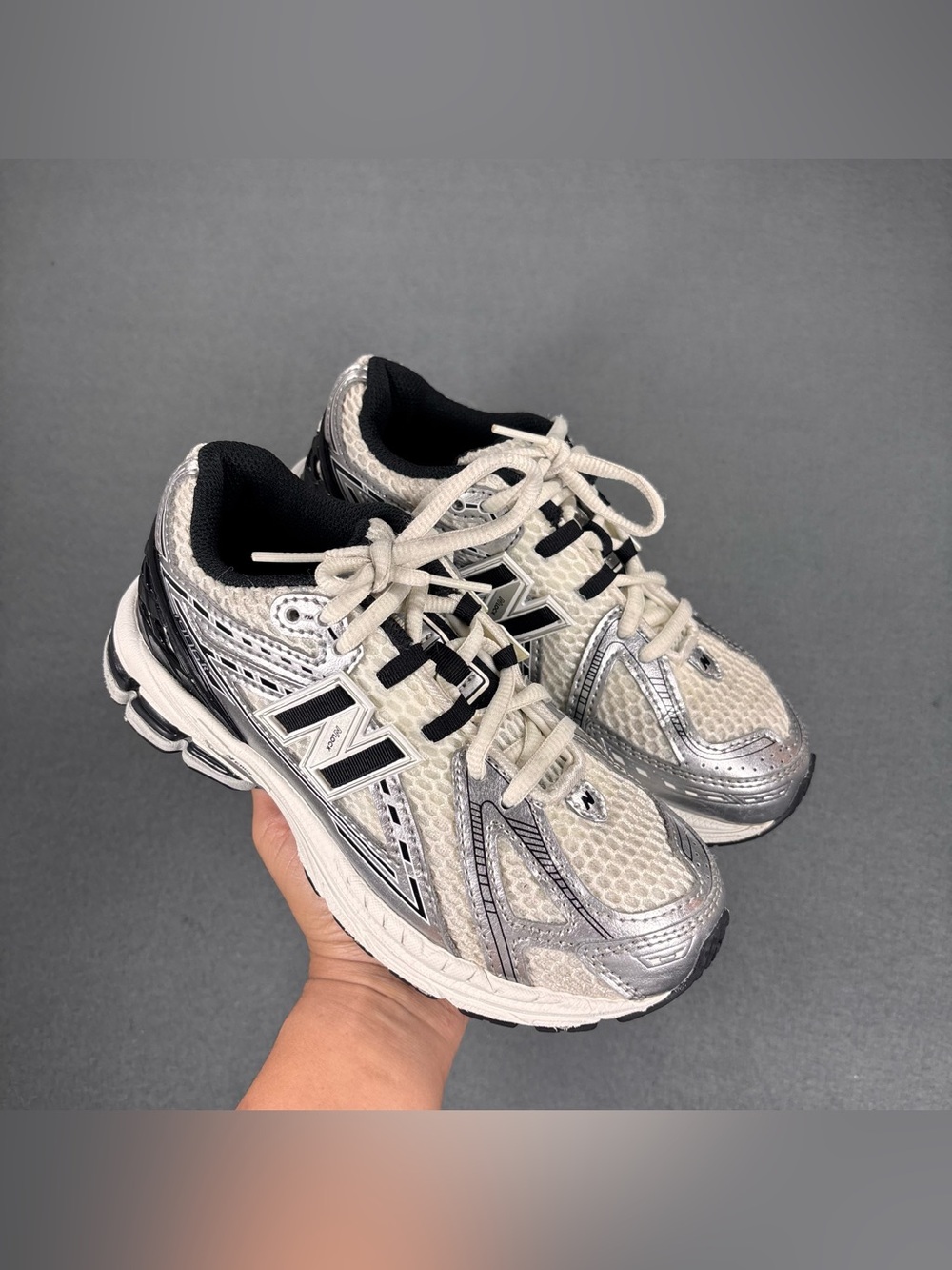 New Balance 1906R Silver Metallic/Black casual Shoes Size 2Y
